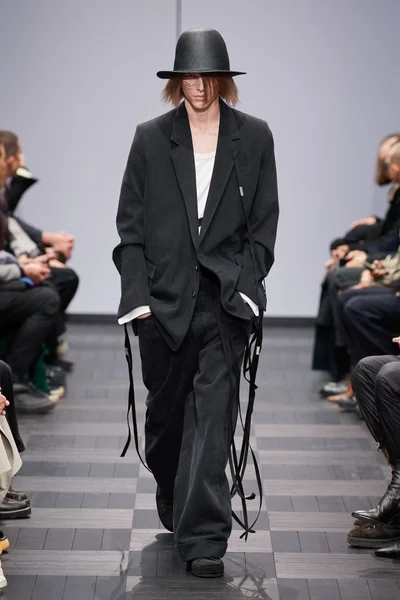 Look 7